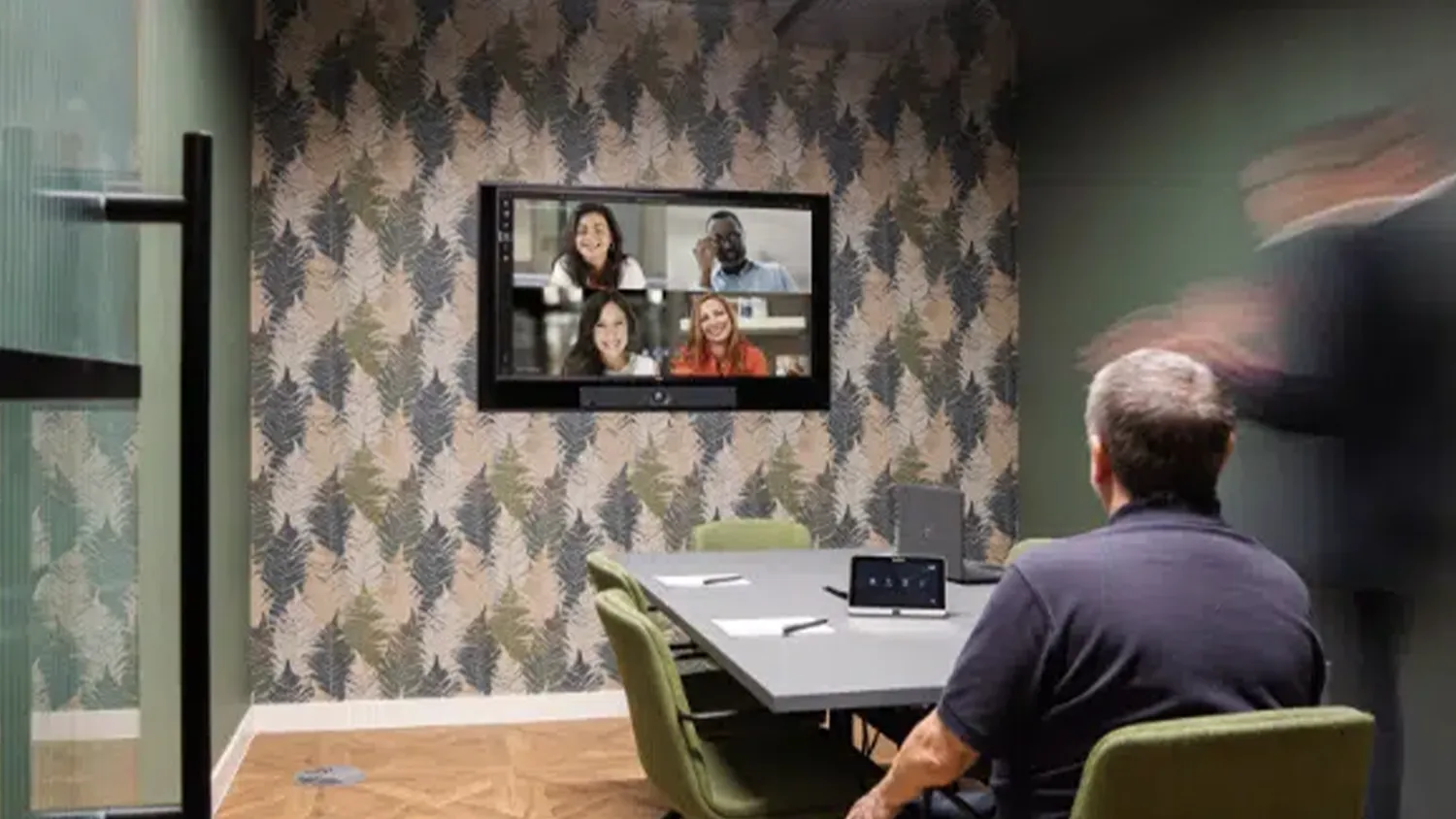 Small meeting room video conferencing equipment featuring Yealink MVC400 and Microsoft Teams Rooms meeting
